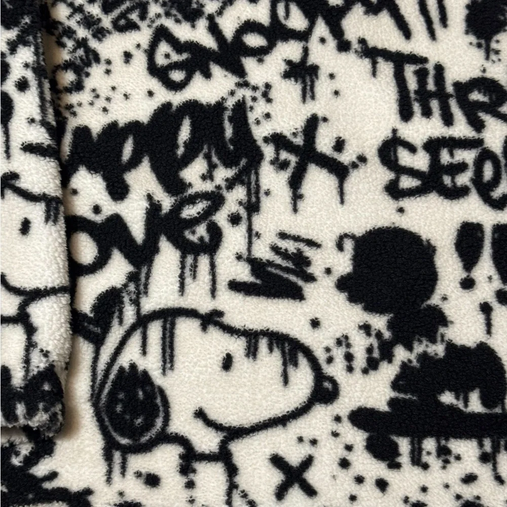 H&M x Peanuts Men’s Oversized Graffiti Black & Cream Sherpa Jacket Size Medium